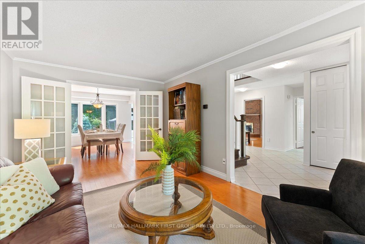 Photo 4 of 2098 Liverpool Road, Pickering ON