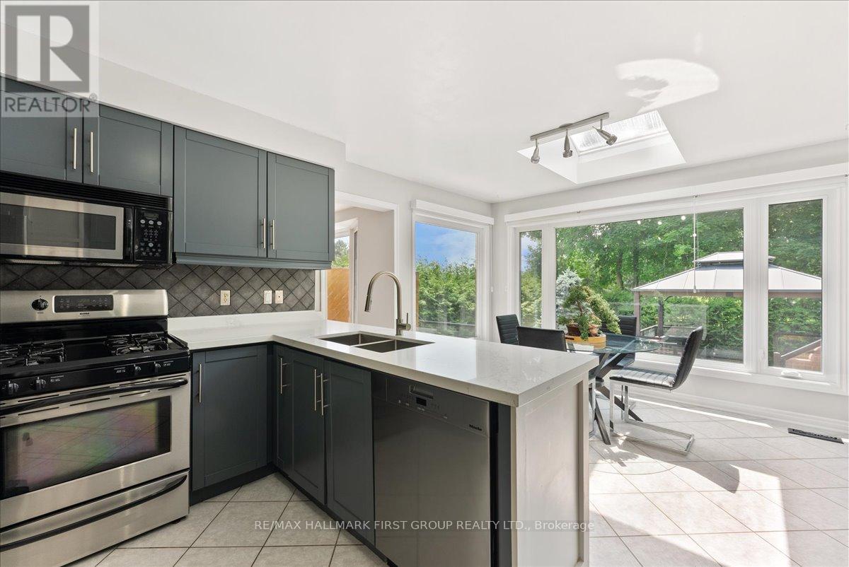 Photo 9 of 2098 Liverpool Road, Pickering ON