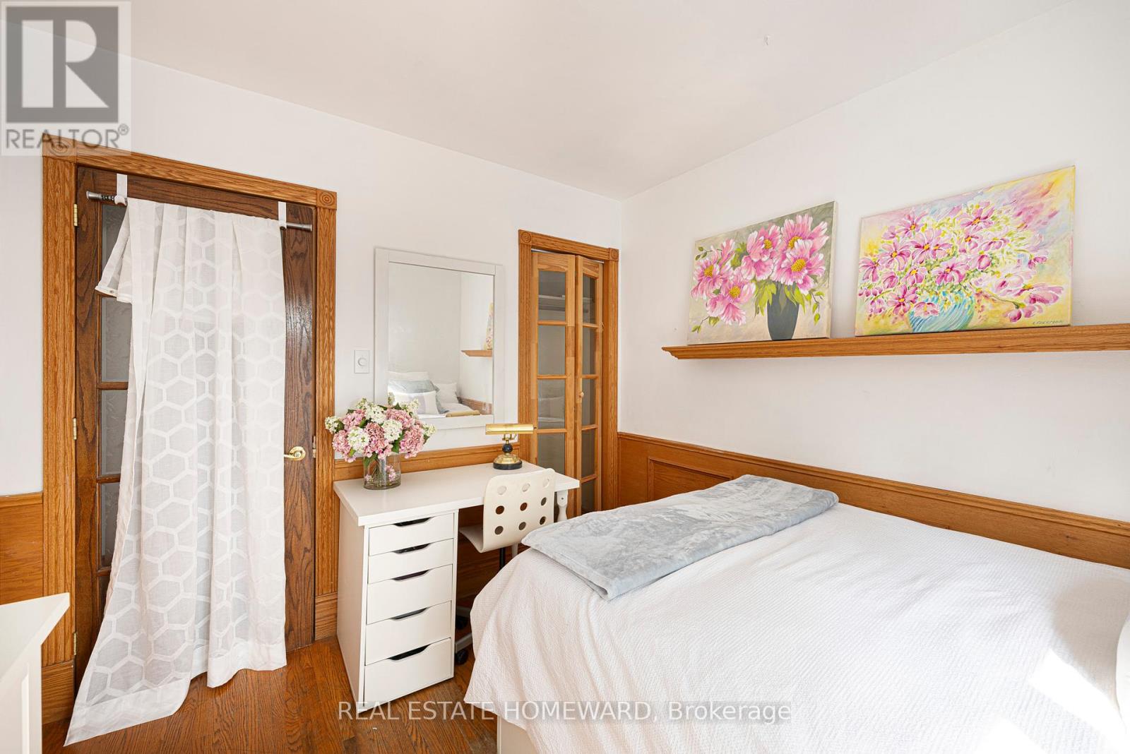 Photo 14 of 121 Sandown Avenue, Toronto ON