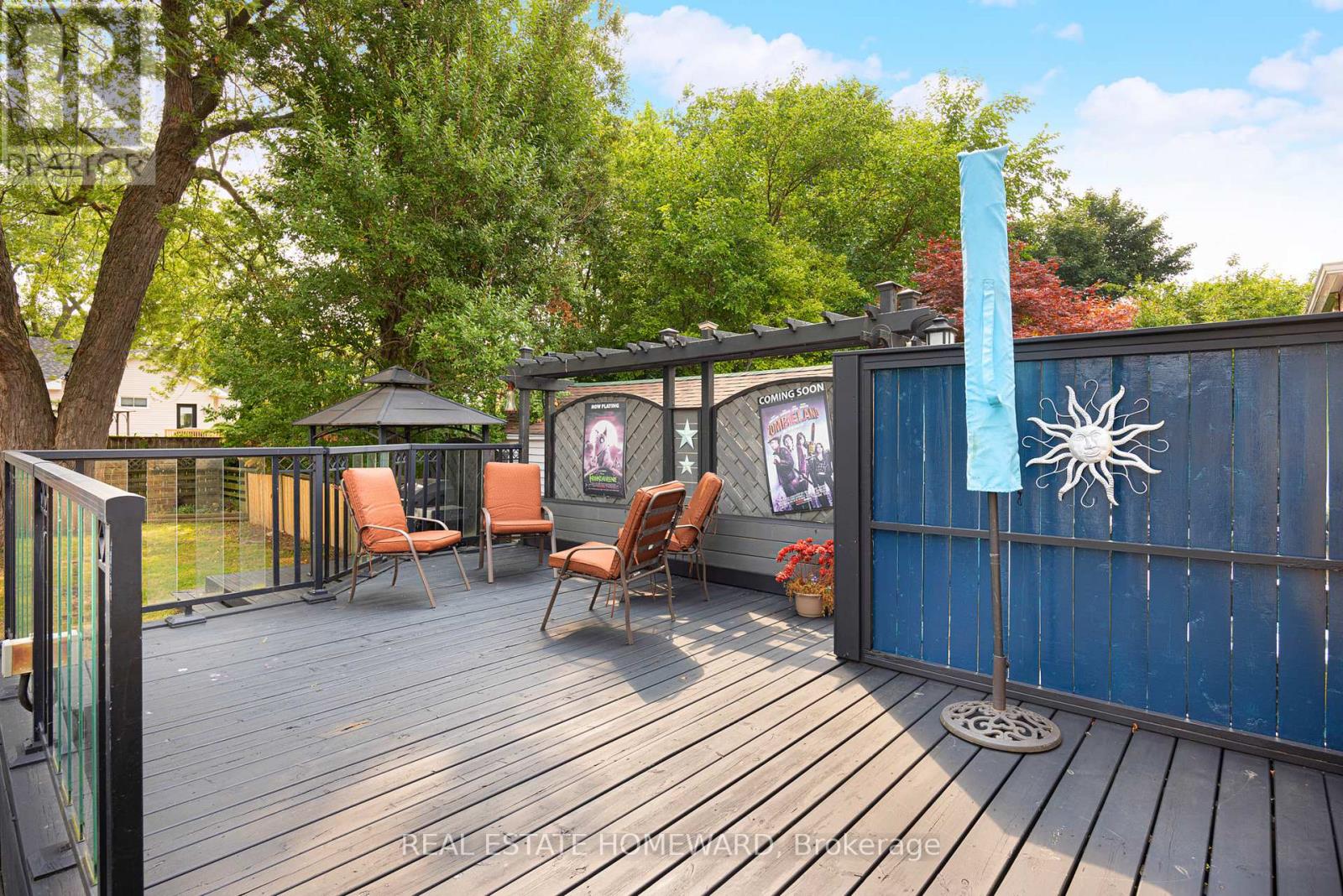 Photo 35 of 121 Sandown Avenue, Toronto ON