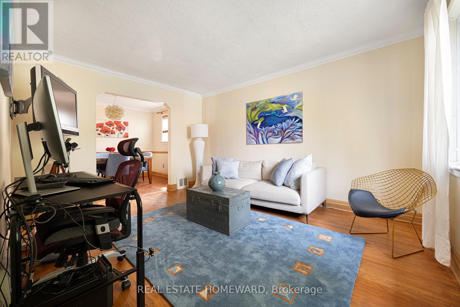 Photo 4 of 121 Sandown Avenue, Toronto ON