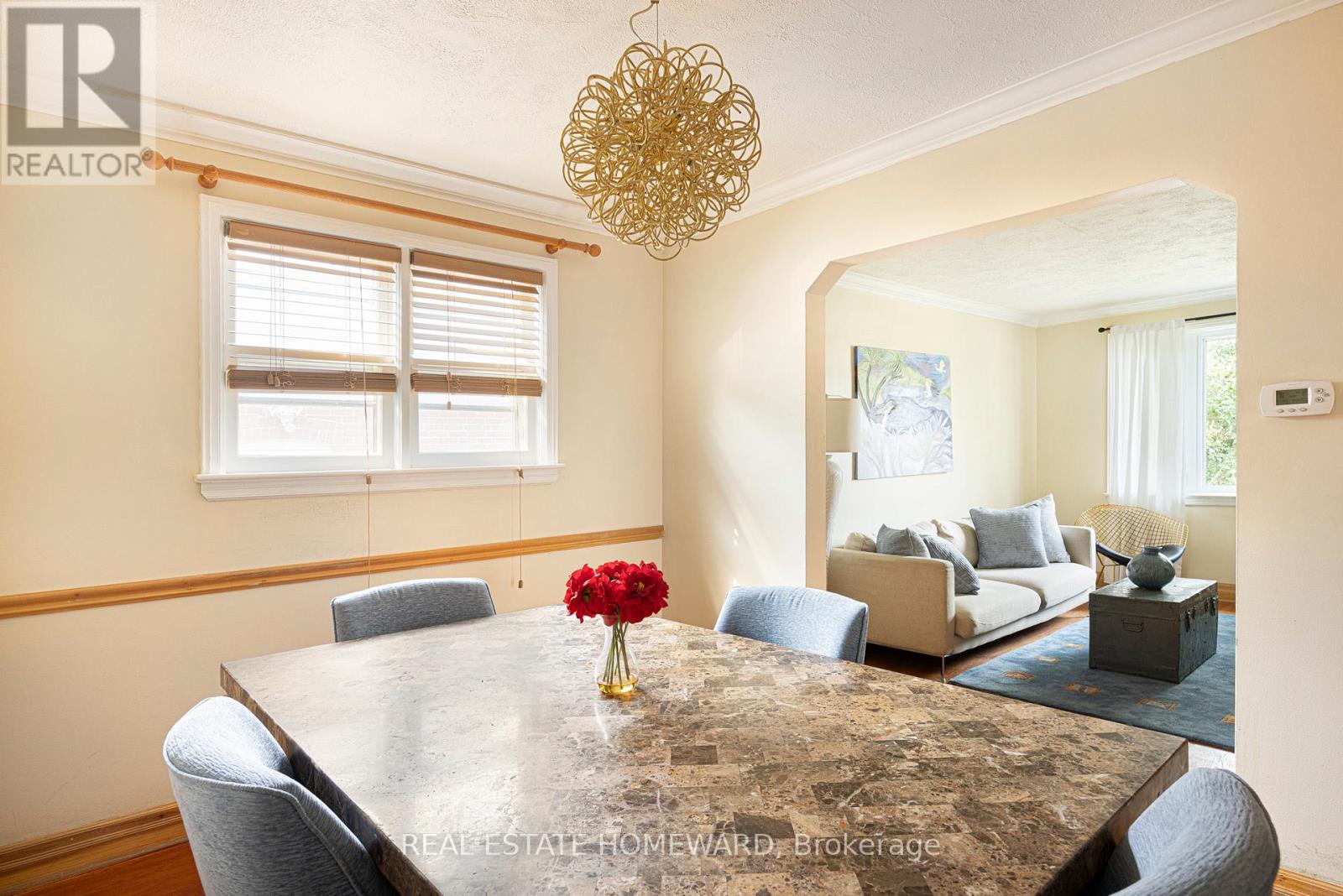 Photo 8 of 121 Sandown Avenue, Toronto ON
