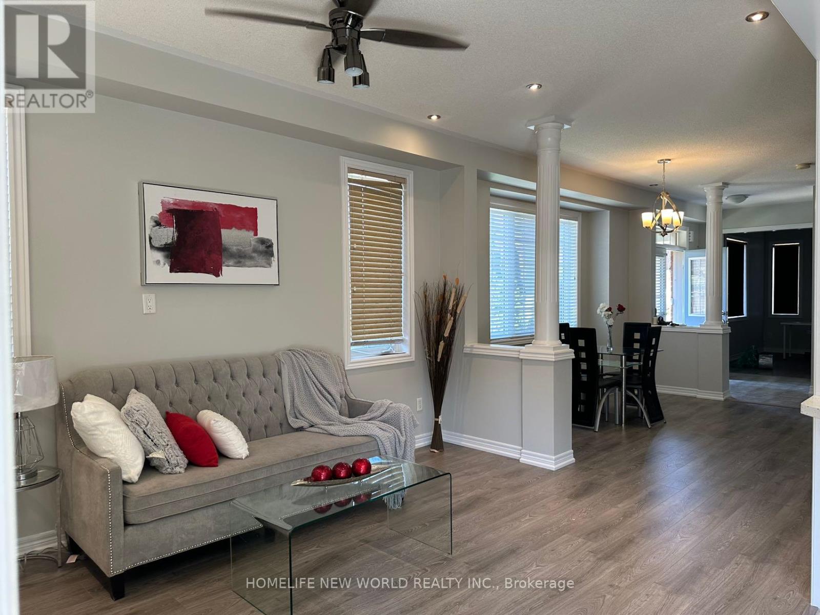 Photo 11 of 35 Westport Drive, Whitby ON