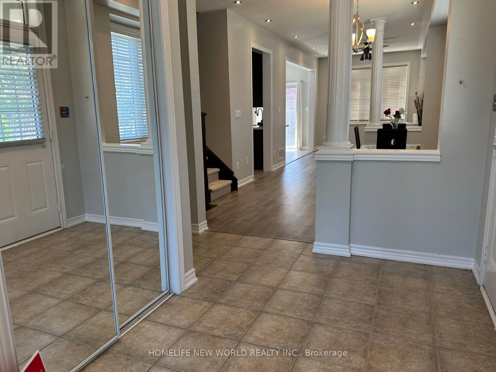 Photo 3 of 35 Westport Drive, Whitby ON