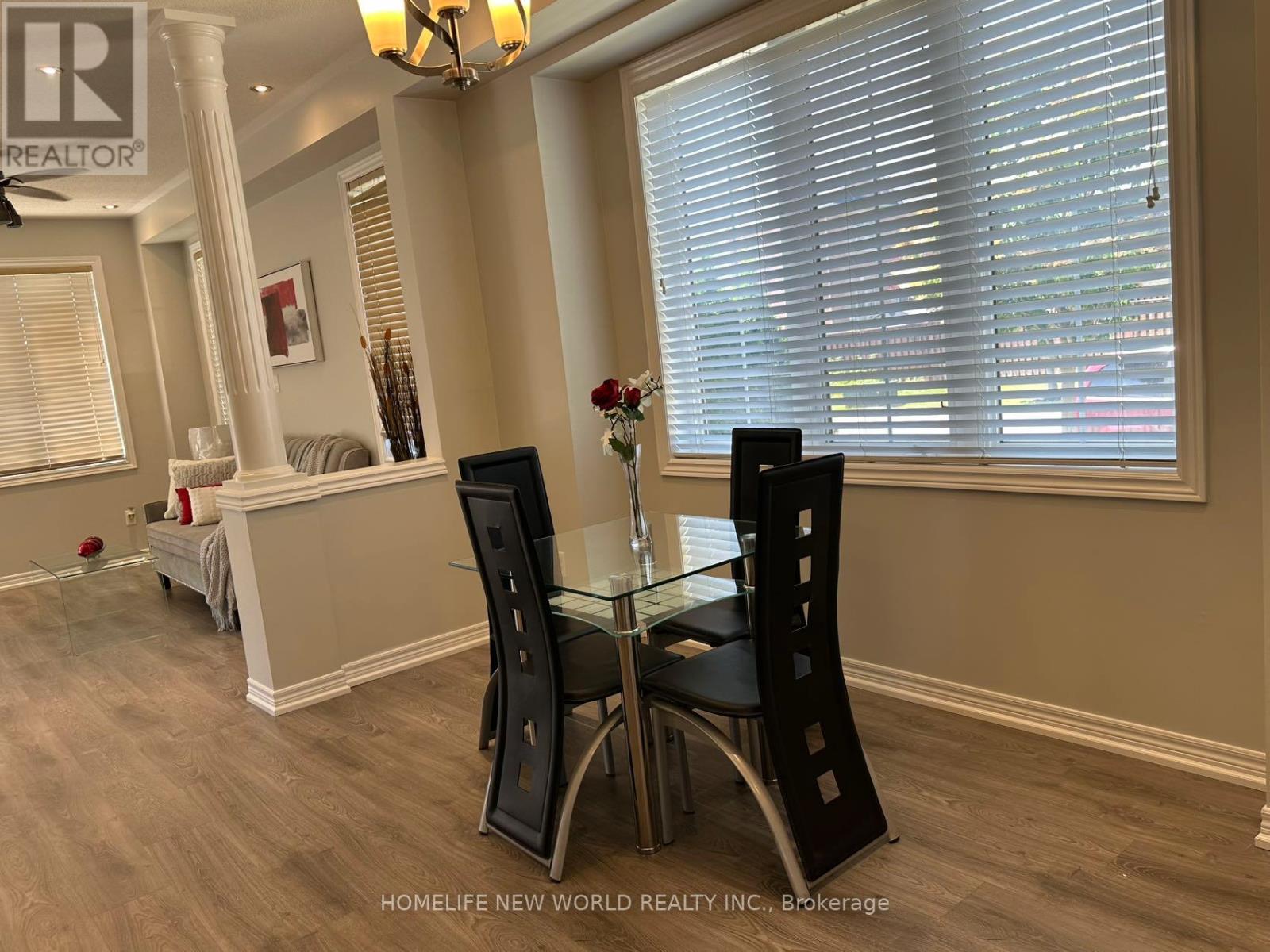 Photo 5 of 35 Westport Drive, Whitby ON