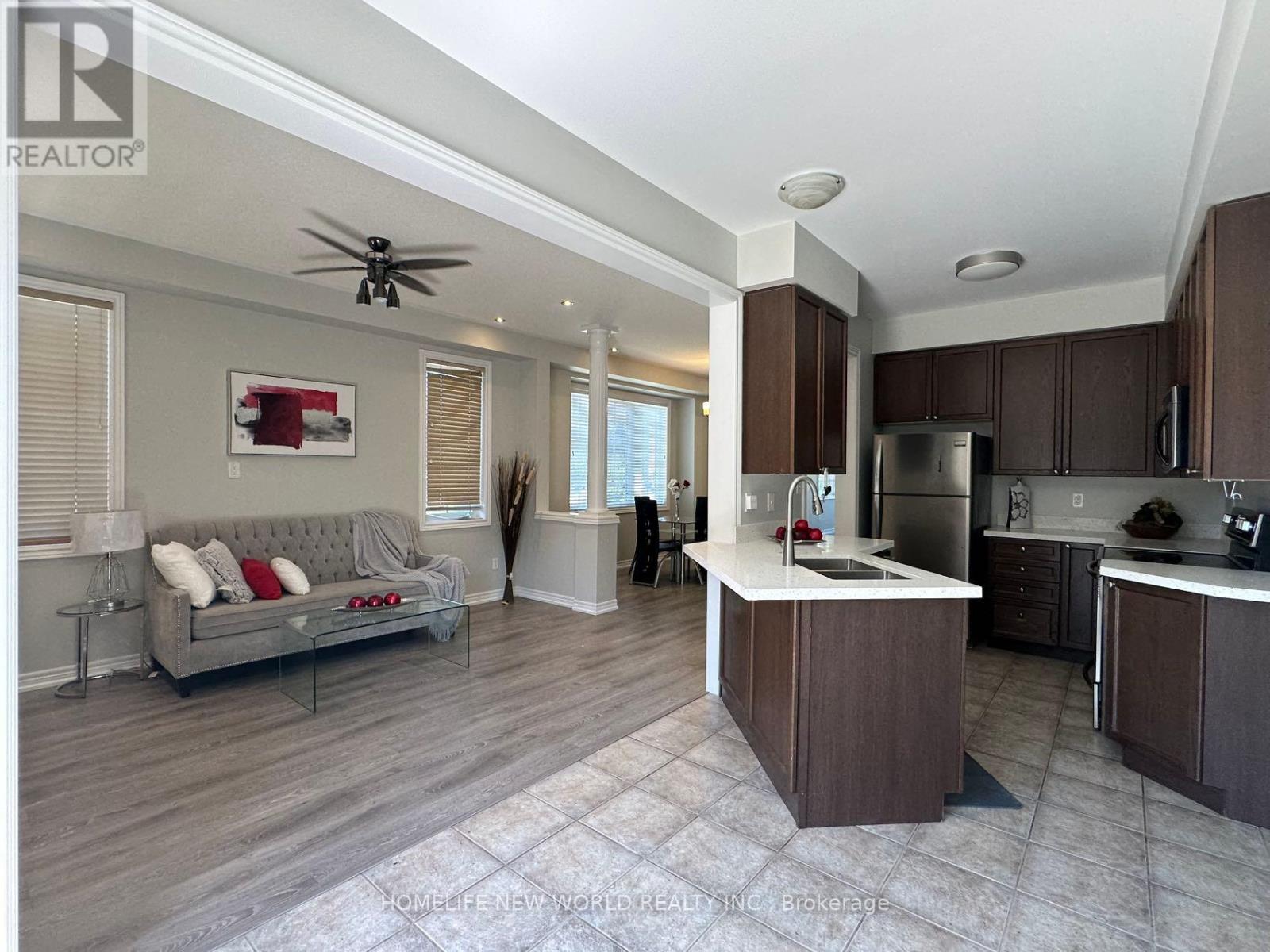 Photo 9 of 35 Westport Drive, Whitby ON