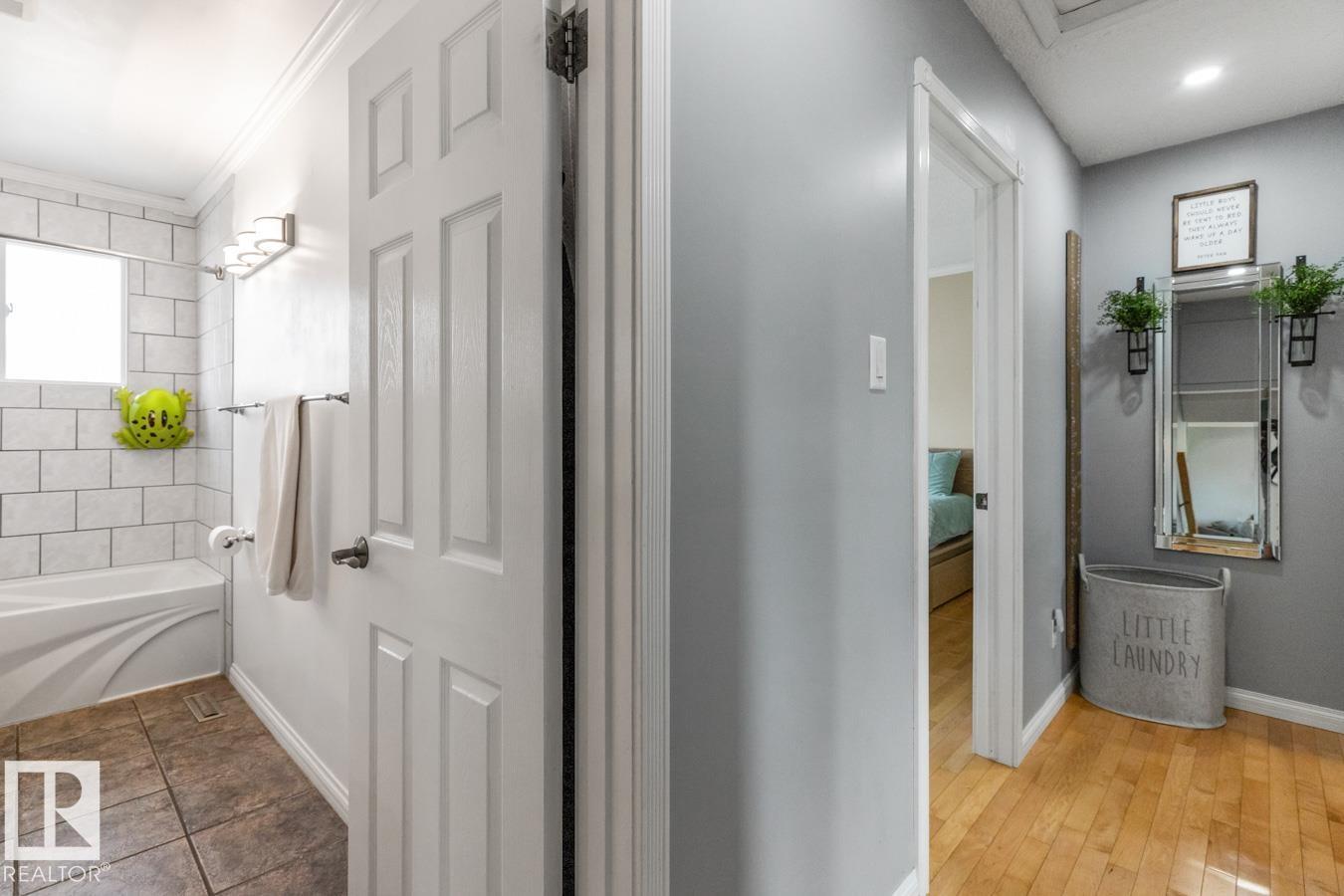 Photo 13 of 8910 162 St Nw, Edmonton AB