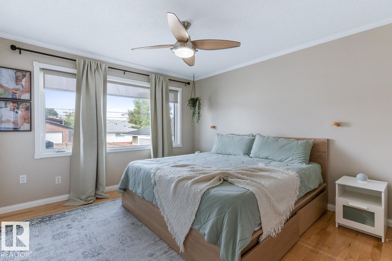 Photo 14 of 8910 162 St Nw, Edmonton AB