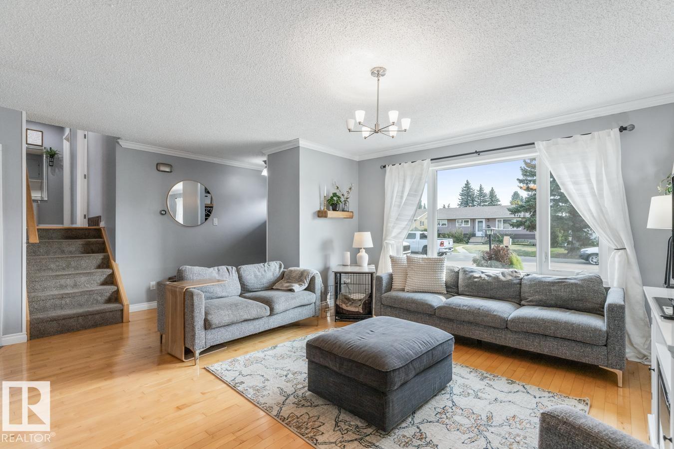 Photo 4 of 8910 162 St Nw, Edmonton AB