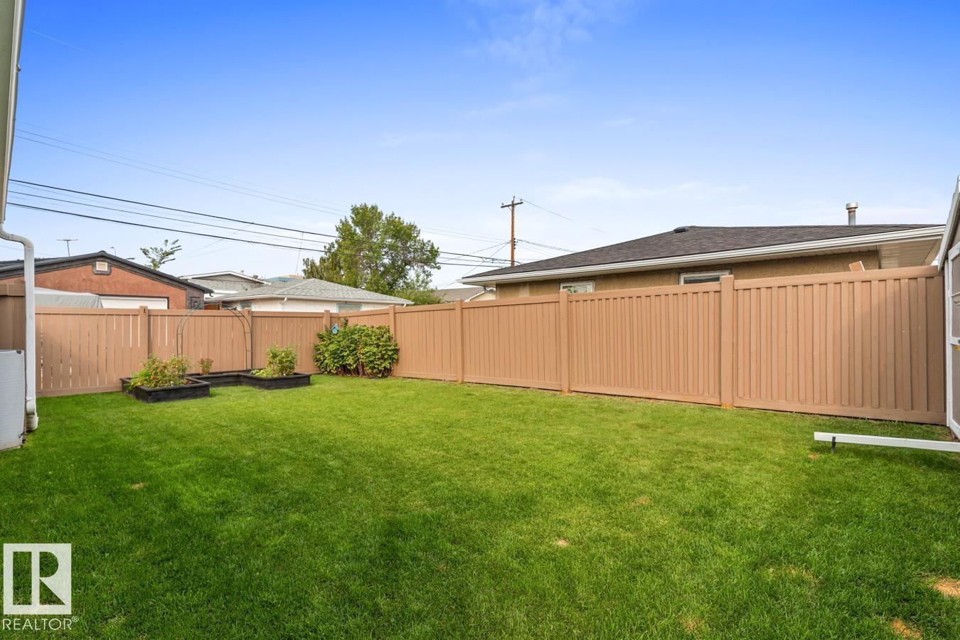 Photo 31 of 8910 162 St Nw, Edmonton AB