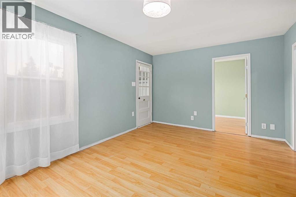 Photo 11 of 605 19 Street Nw, Calgary AB