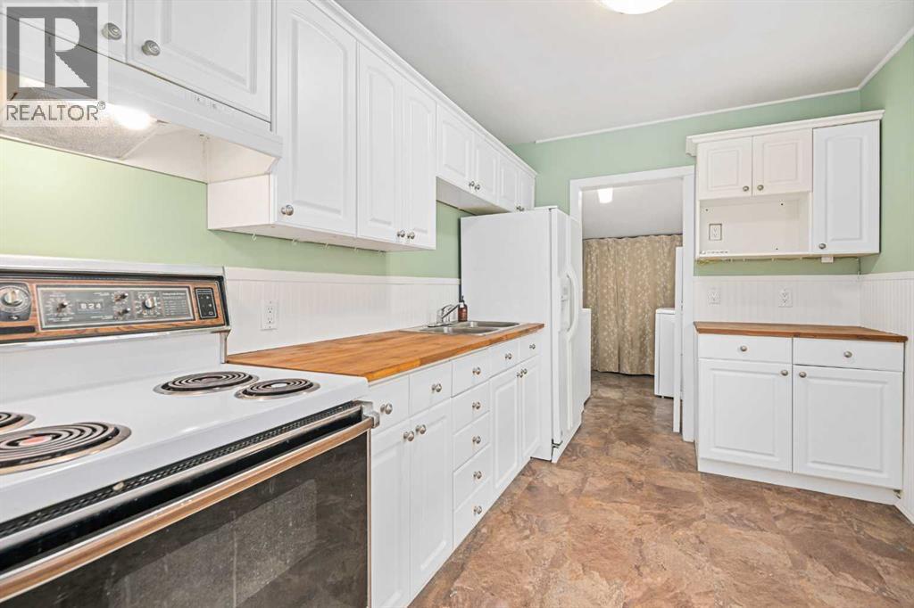 Photo 14 of 605 19 Street Nw, Calgary AB