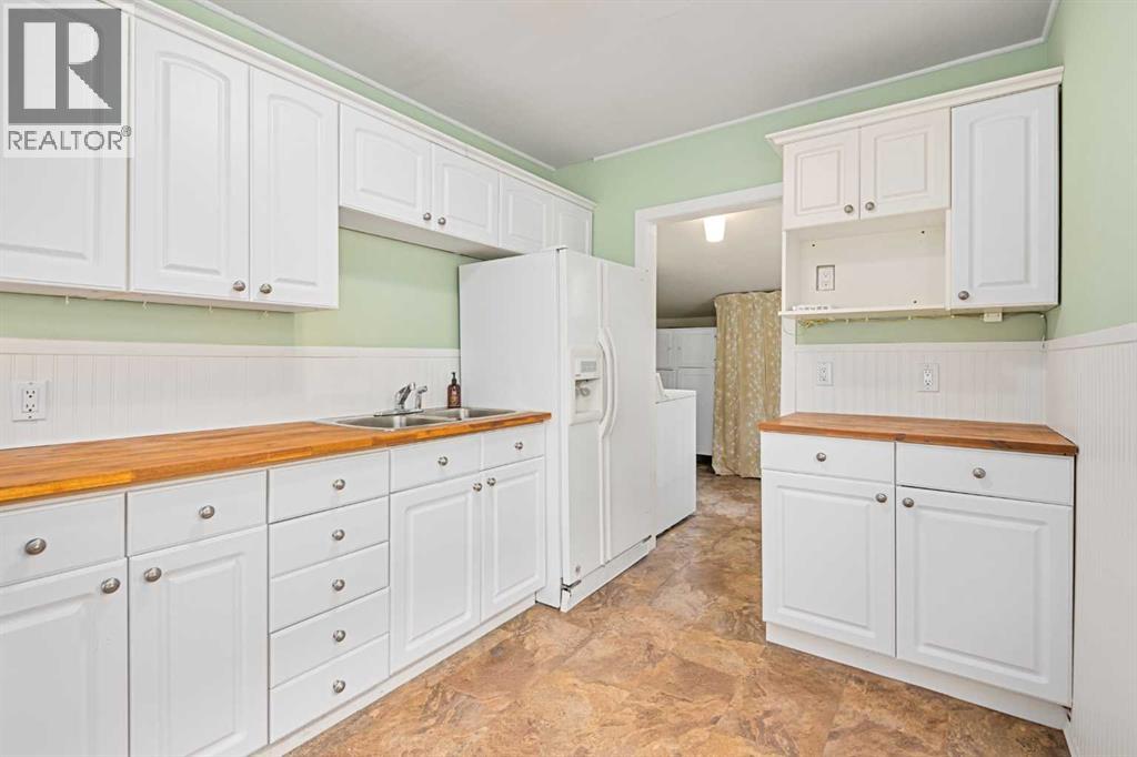 Photo 18 of 605 19 Street Nw, Calgary AB