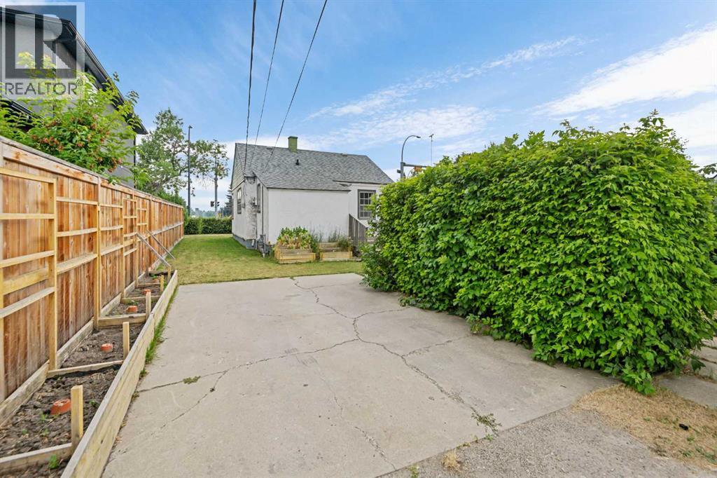 Photo 5 of 605 19 Street Nw, Calgary AB