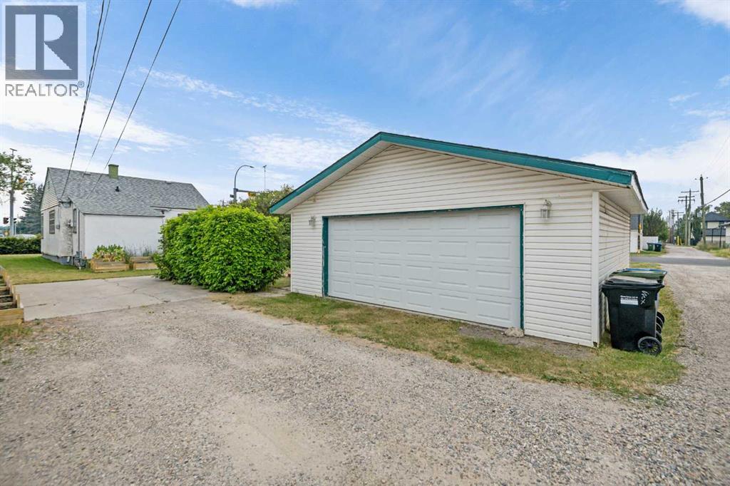 Photo 8 of 605 19 Street Nw, Calgary AB