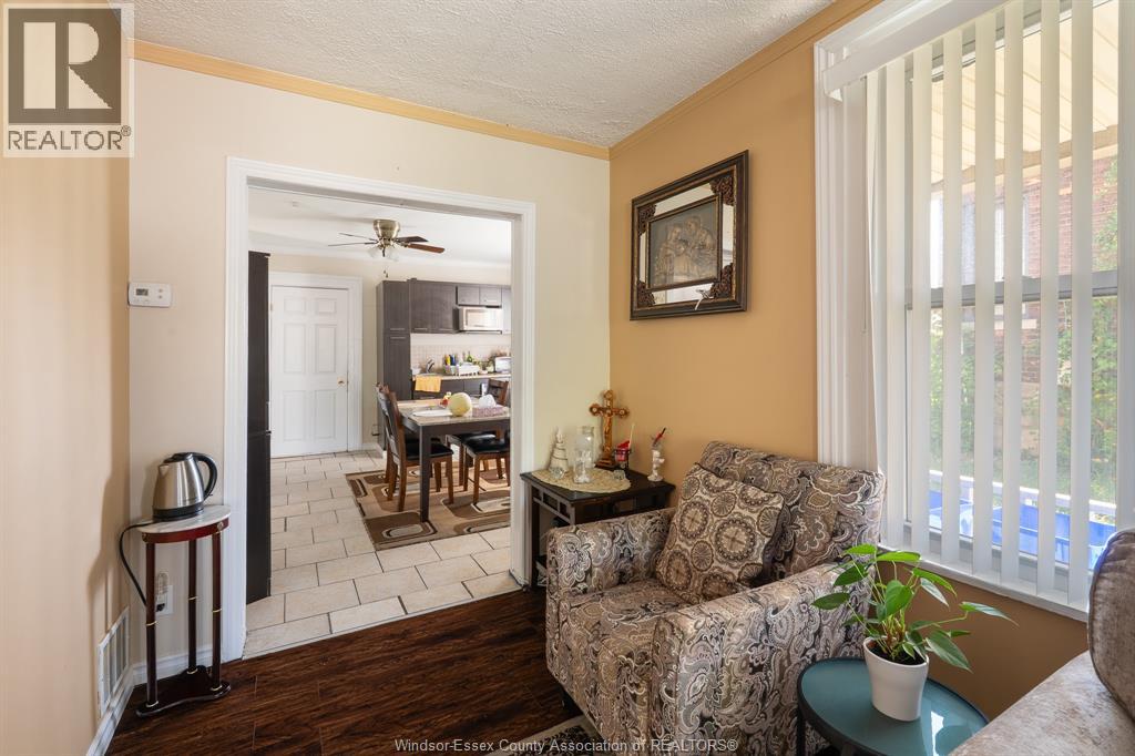 Photo 8 of 672 Langlois, Windsor ON