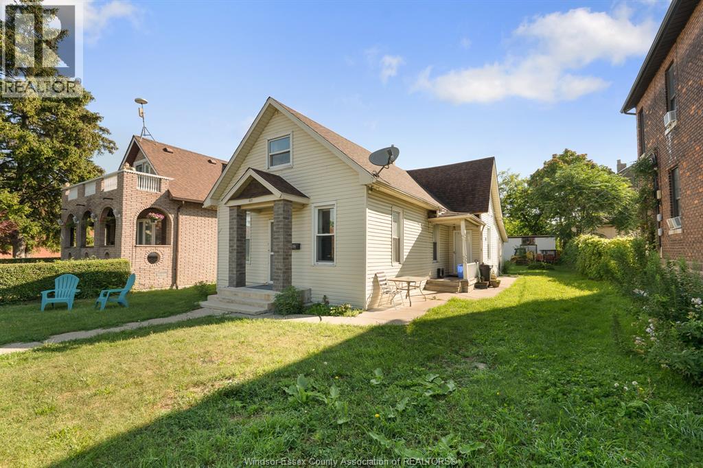Photo 1 of 672 Langlois, Windsor ON