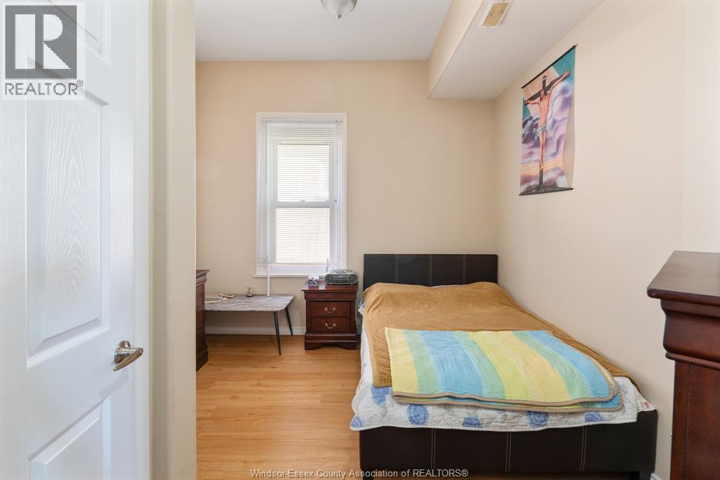 Photo 15 of 672 Langlois, Windsor ON
