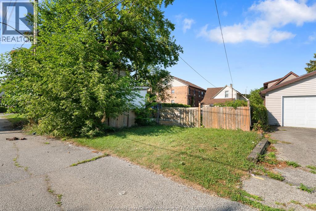 Photo 32 of 672 Langlois, Windsor ON