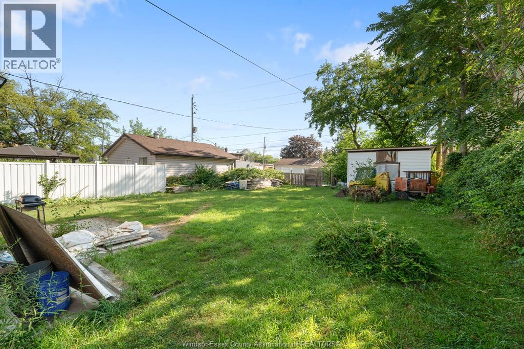 Photo 4 of 672 Langlois, Windsor ON
