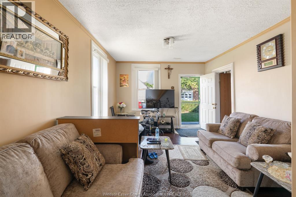 Photo 6 of 672 Langlois, Windsor ON