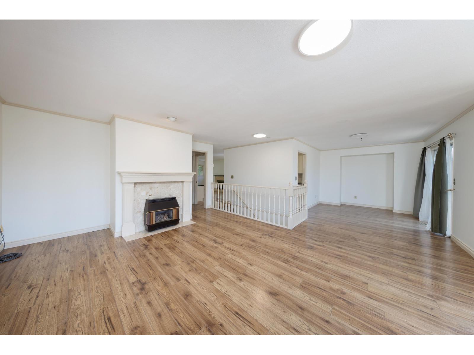 Photo 10 of 2138 Essex Drive, Abbotsford BC