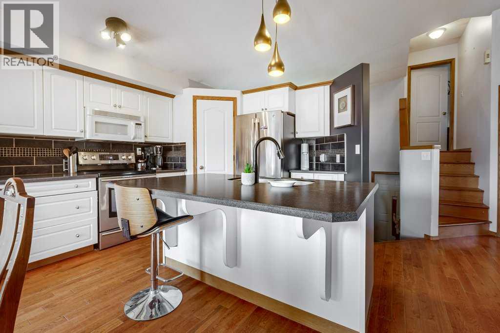 Photo 9 of 6215 58 Street, Rocky Mountain House AB
