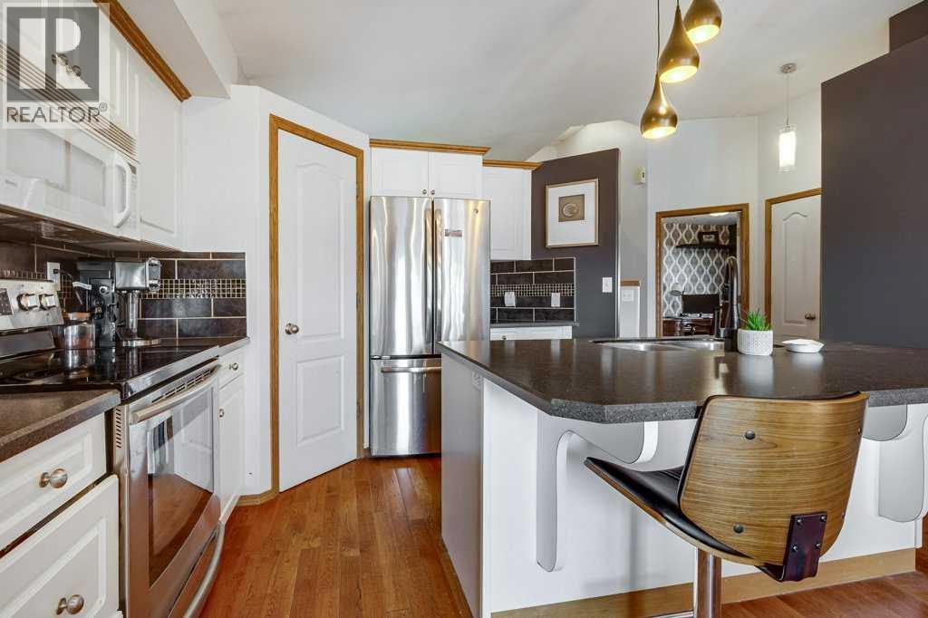 Photo 10 of 6215 58 Street, Rocky Mountain House AB