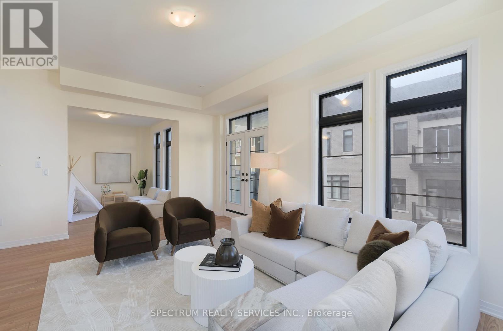 Photo 13 of 155 De La Roche Drive, Vaughan ON