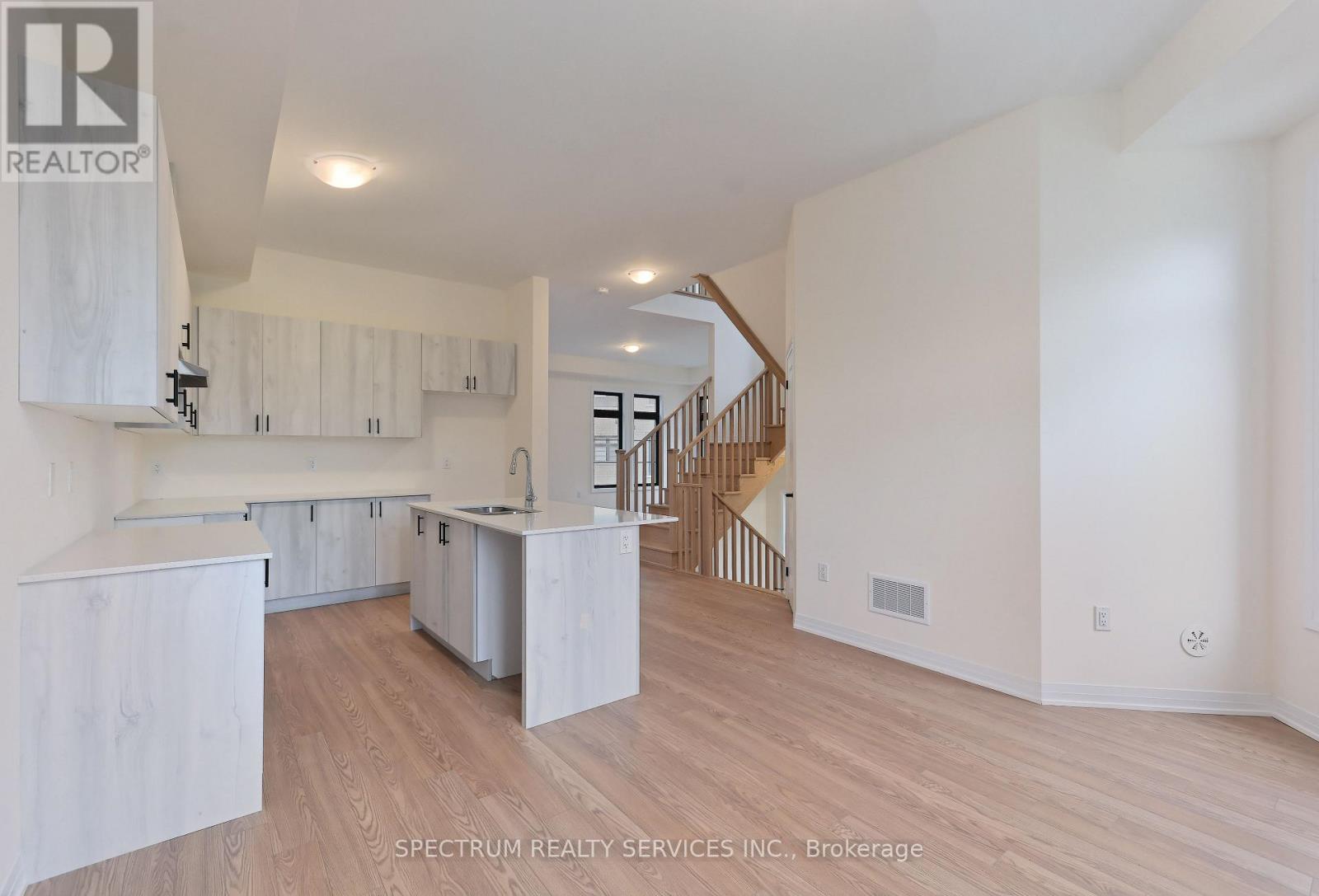 Photo 19 of 155 De La Roche Drive, Vaughan ON
