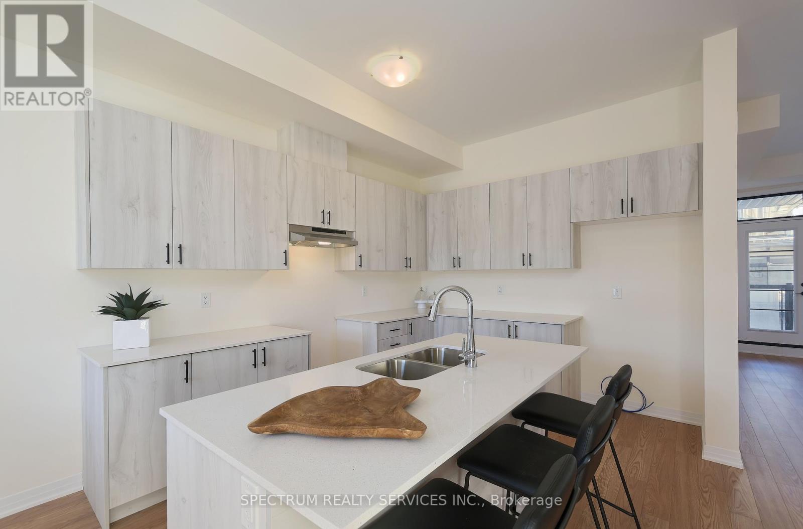 Photo 20 of 155 De La Roche Drive, Vaughan ON