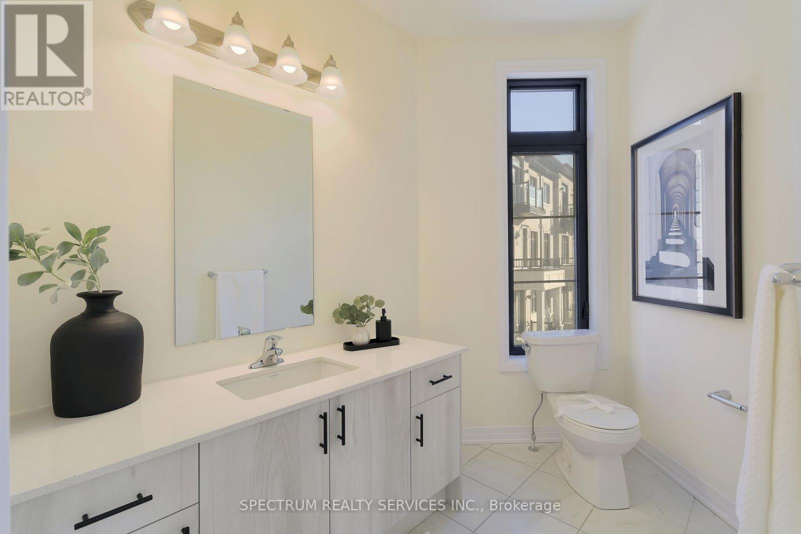 Photo 25 of 155 De La Roche Drive, Vaughan ON
