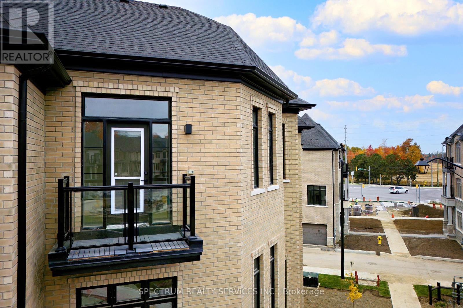Photo 39 of 155 De La Roche Drive, Vaughan ON