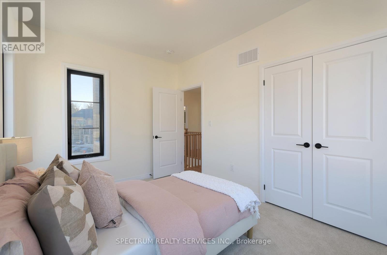 Photo 43 of 155 De La Roche Drive, Vaughan ON