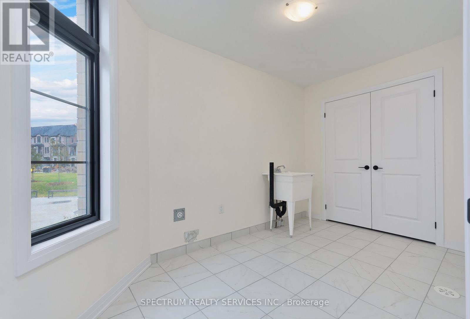 Photo 45 of 155 De La Roche Drive, Vaughan ON