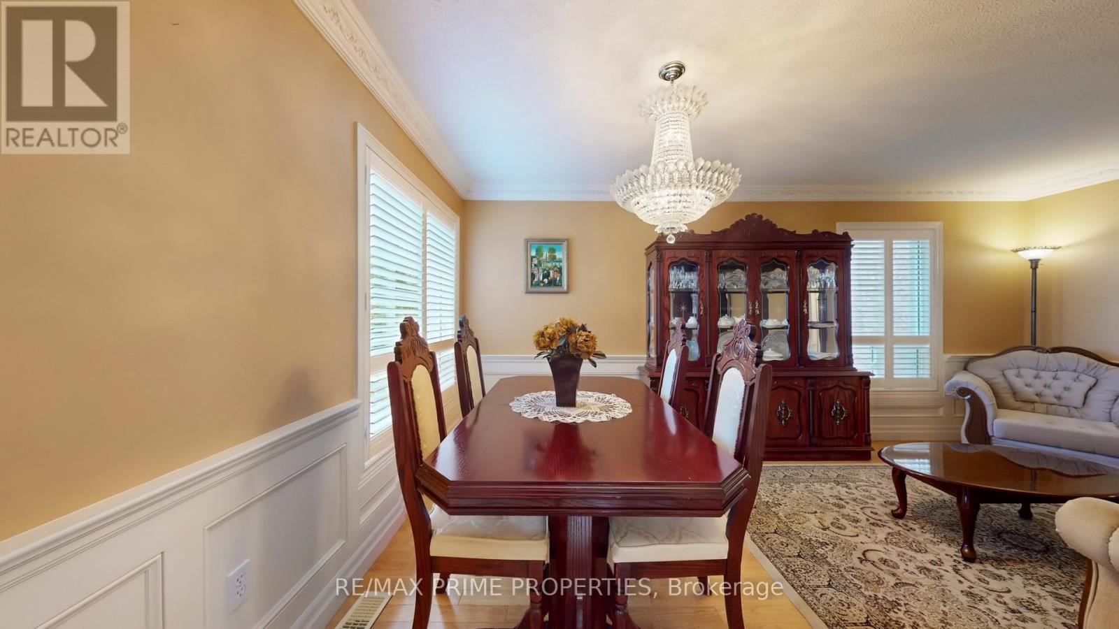 Photo 10 of 49 Rembrandt Drive, Markham ON