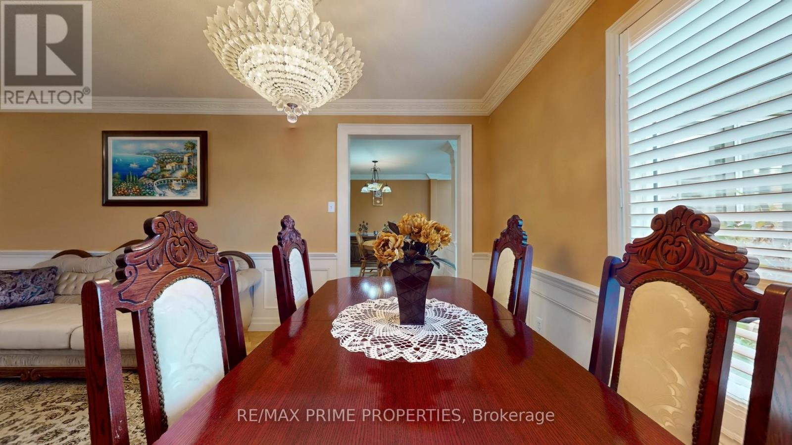 Photo 11 of 49 Rembrandt Drive, Markham ON