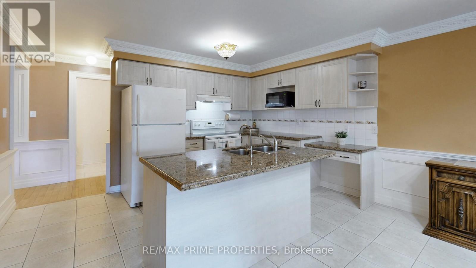 Photo 12 of 49 Rembrandt Drive, Markham ON