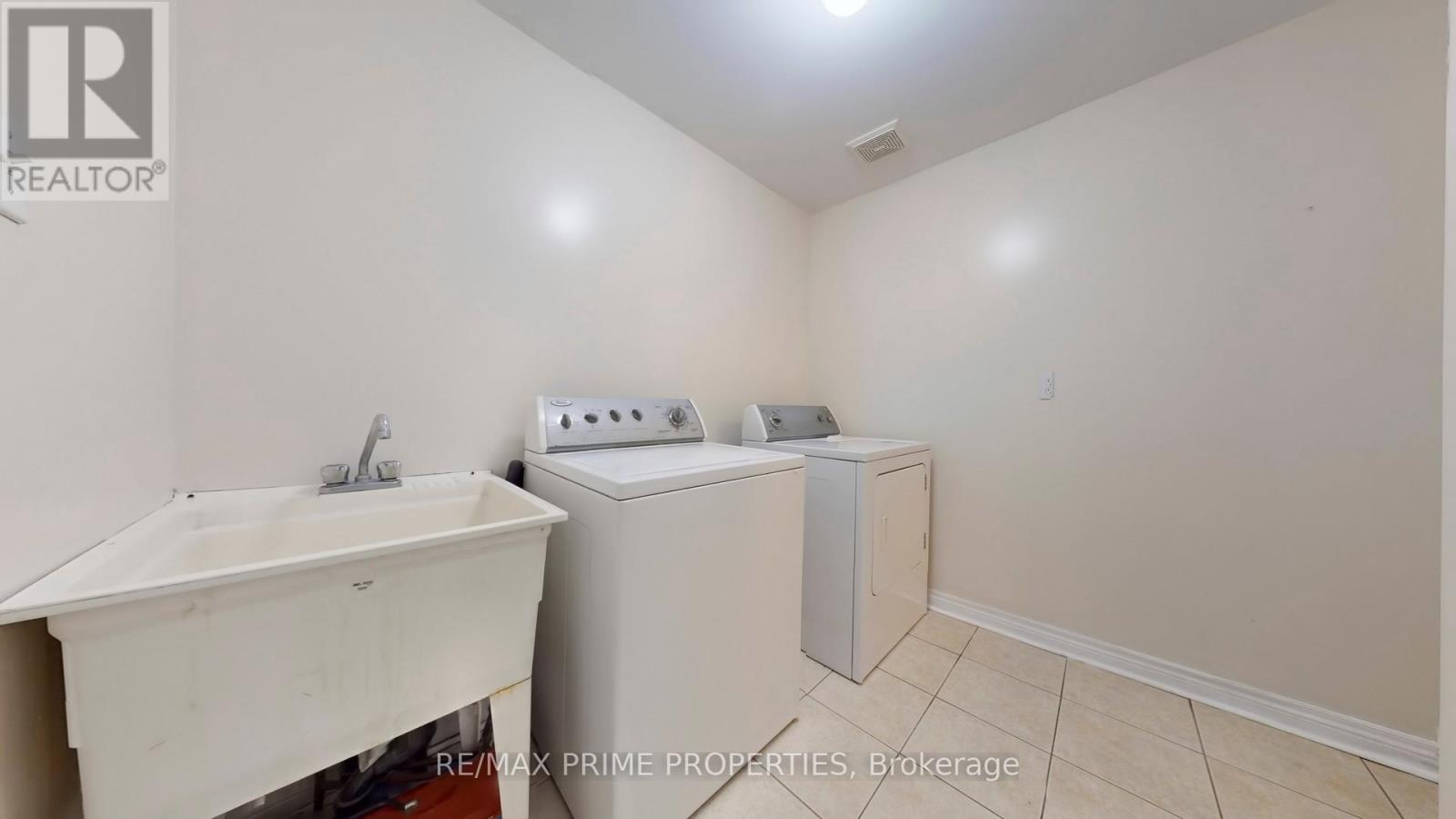 Photo 21 of 49 Rembrandt Drive, Markham ON
