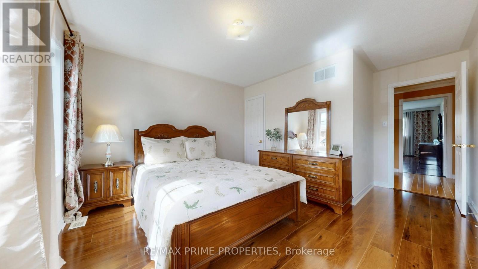 Photo 27 of 49 Rembrandt Drive, Markham ON