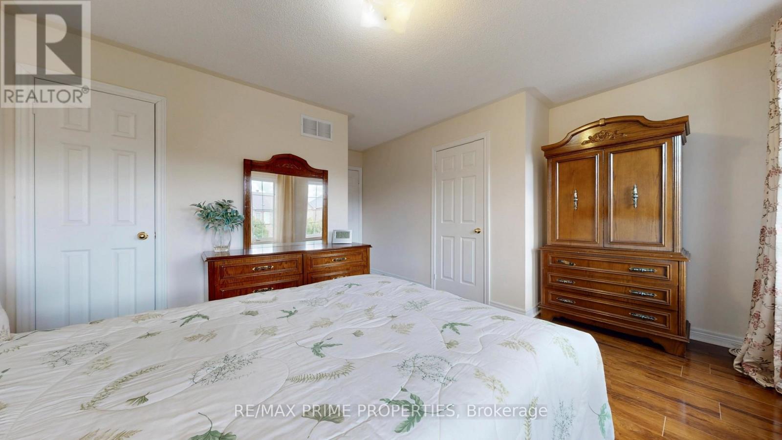 Photo 28 of 49 Rembrandt Drive, Markham ON