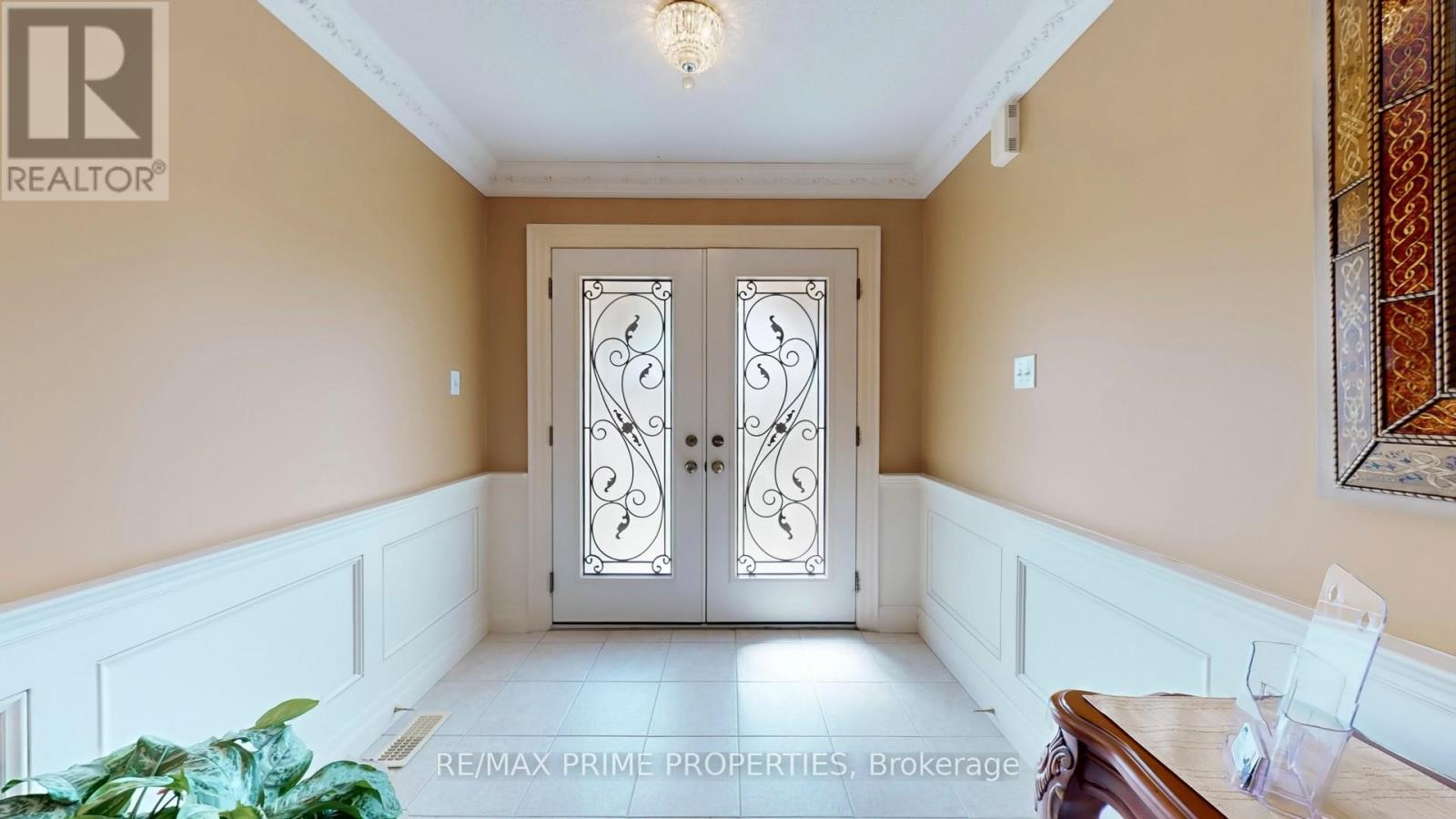 Photo 3 of 49 Rembrandt Drive, Markham ON