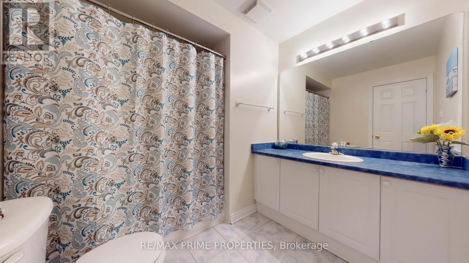 Photo 33 of 49 Rembrandt Drive, Markham ON