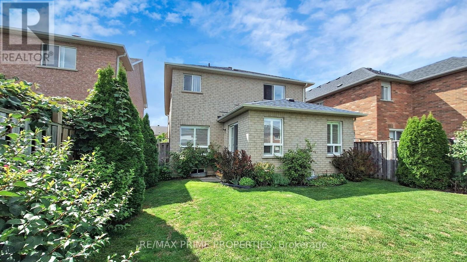 Photo 35 of 49 Rembrandt Drive, Markham ON