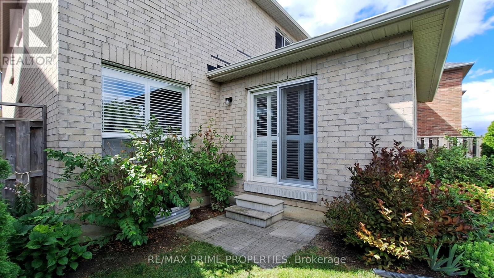 Photo 38 of 49 Rembrandt Drive, Markham ON