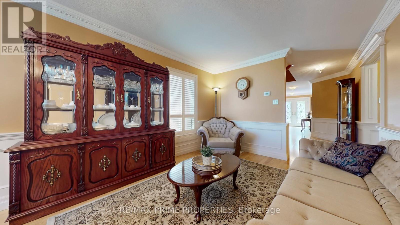 Photo 7 of 49 Rembrandt Drive, Markham ON