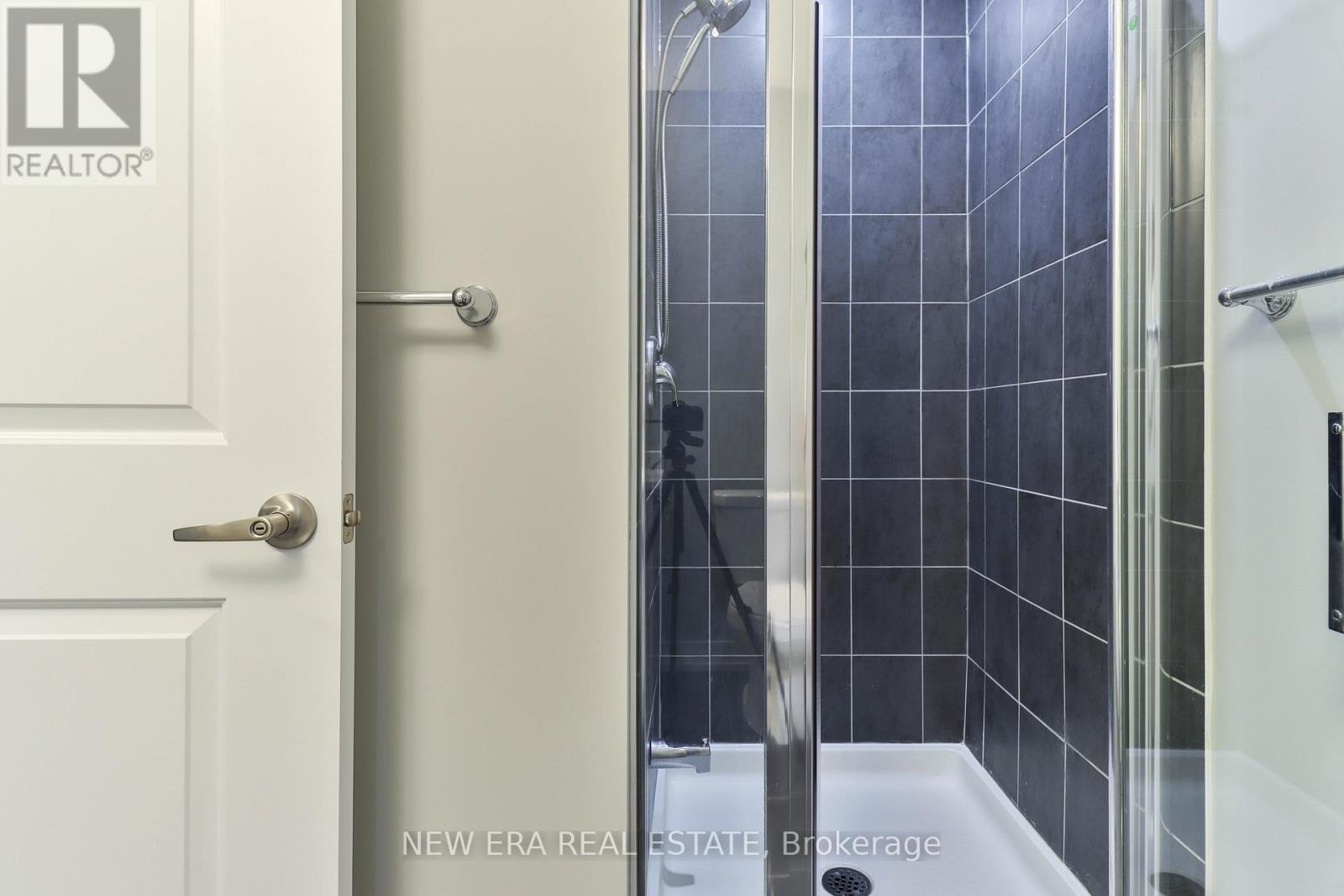 Photo 10 of 81 Stauffer Crescent, Markham ON