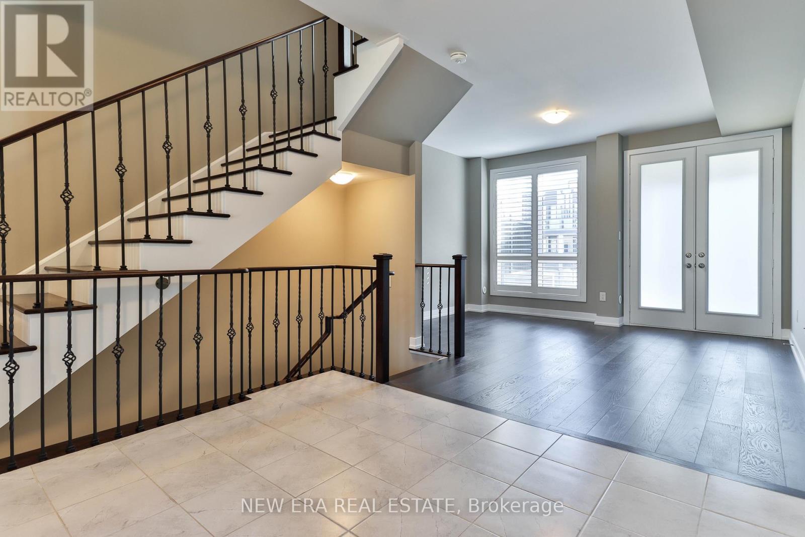 Photo 11 of 81 Stauffer Crescent, Markham ON