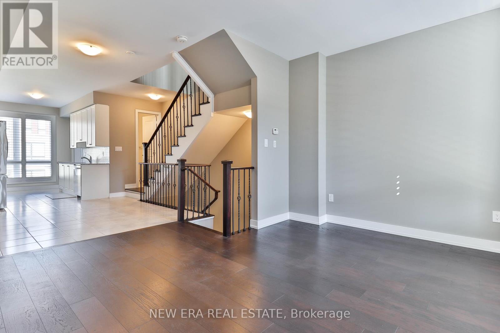 Photo 13 of 81 Stauffer Crescent, Markham ON