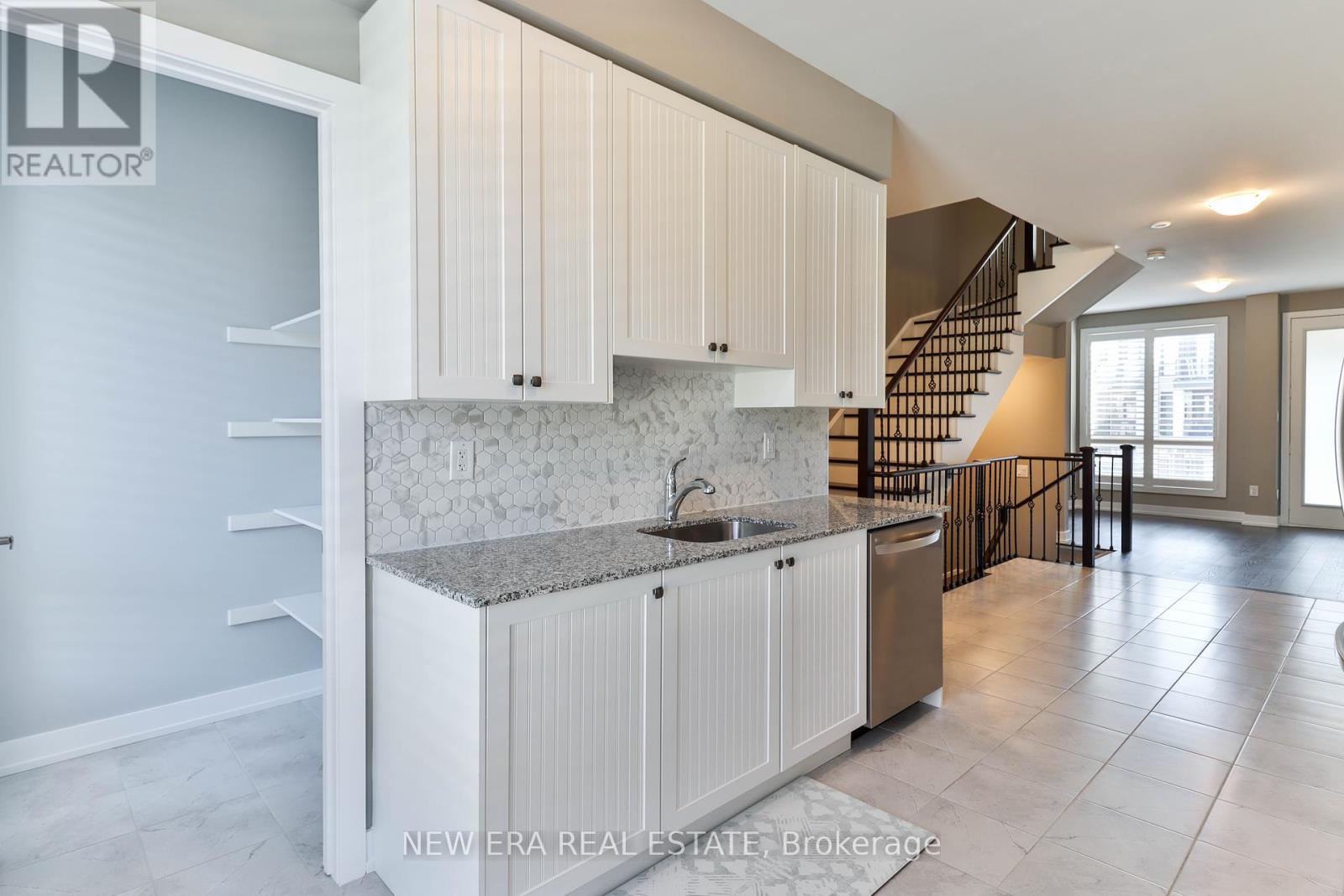 Photo 25 of 81 Stauffer Crescent, Markham ON